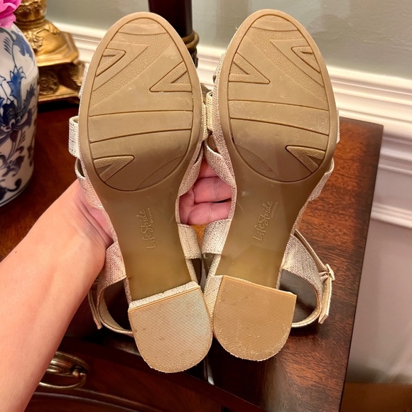 EUC LifeStride Lucky Metallic Gold Platform Chunky Heel Sandals Shoes Size 6.5 - Picture 6 of 6